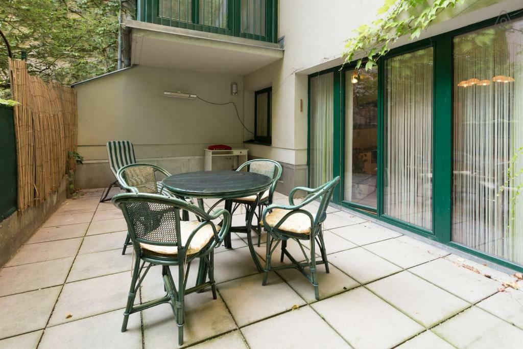 Relaxing Terrace Apartment In Lively Area Wien Exterior foto